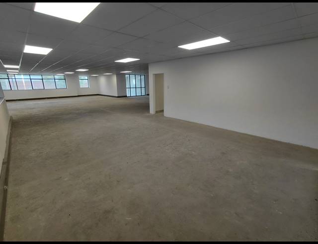 1,765M² OFFICE TO LET IN RANDJESPARK